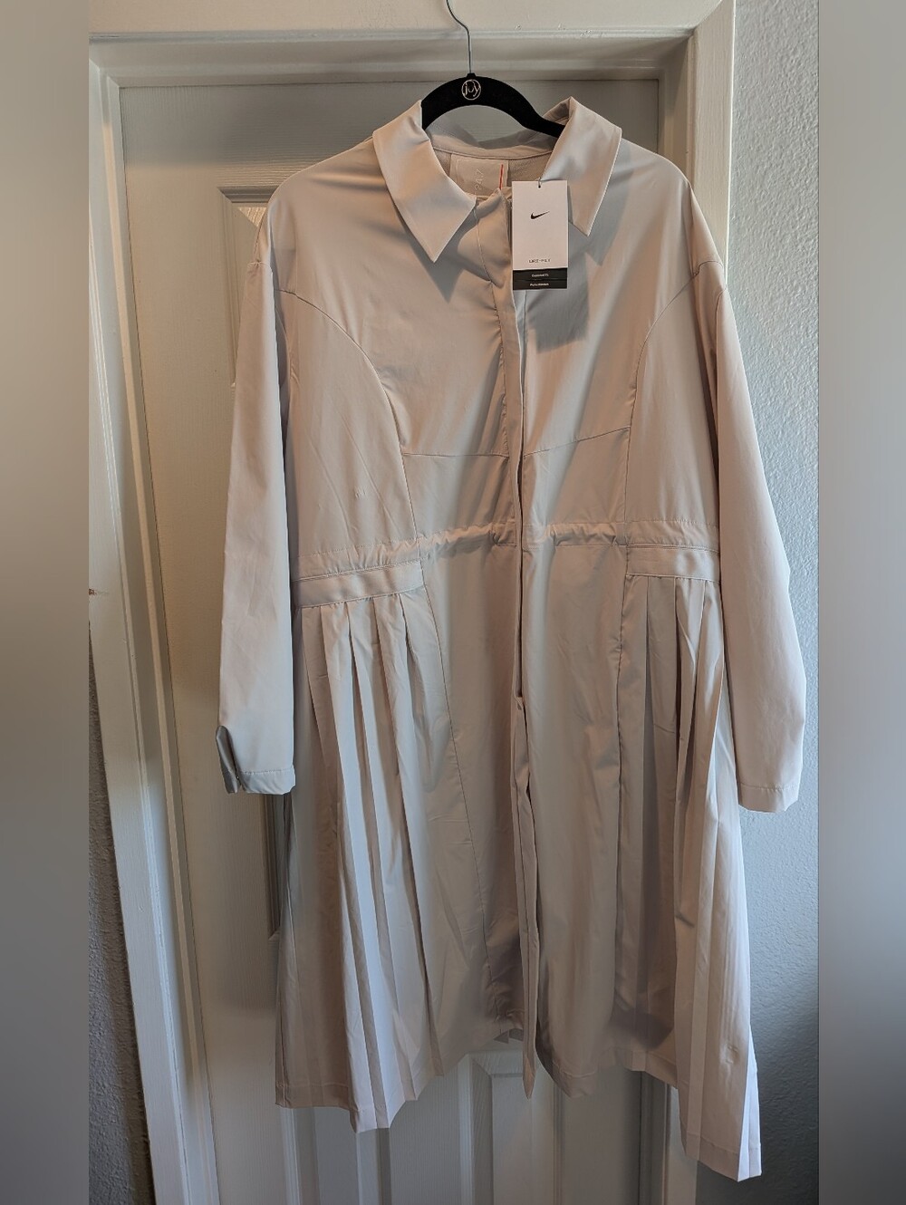 NWT Nike 24.7 PerfectStretch Ivory Oversized Snap Button Trench Coat Women's L